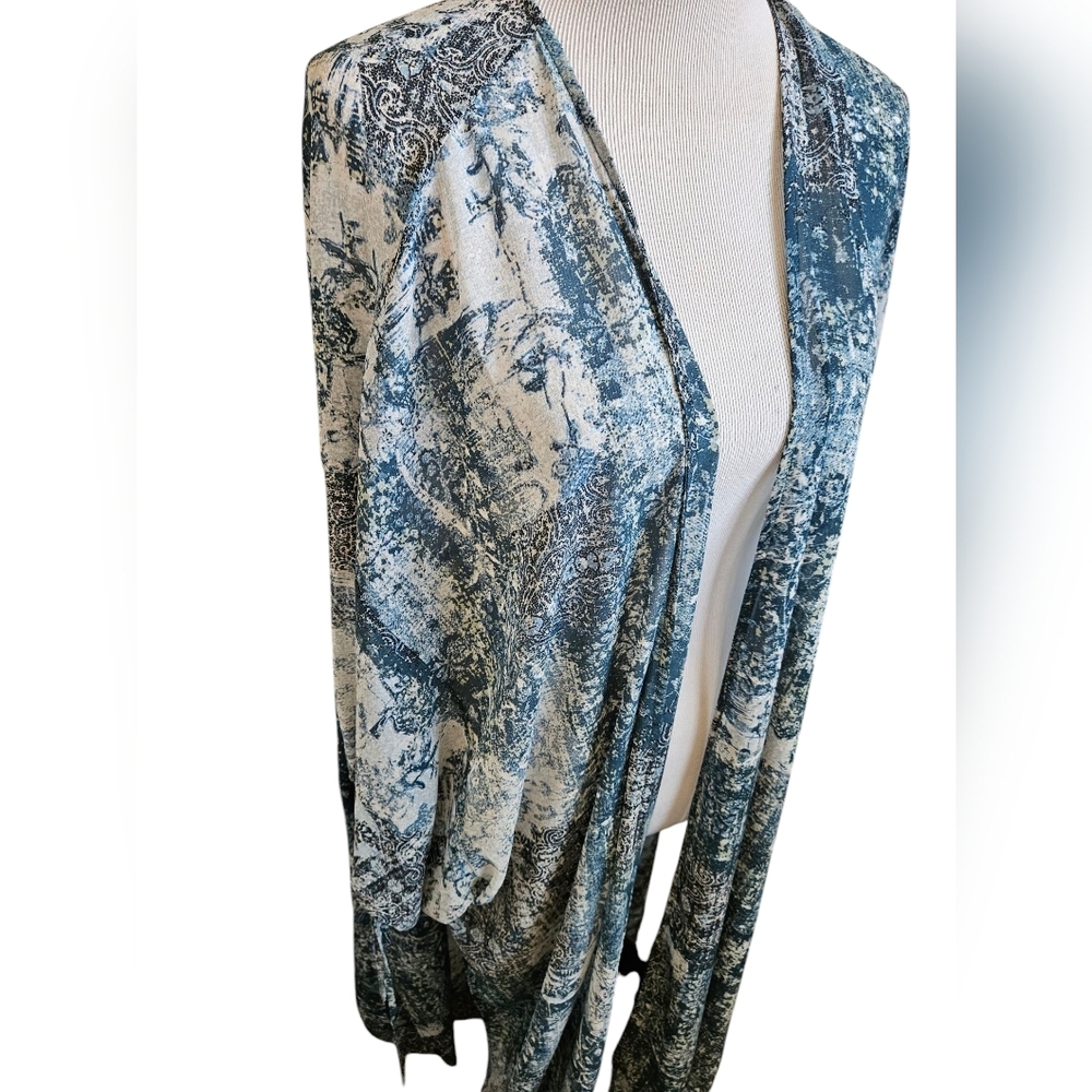 Dress Form Los Angeles Blue and White Patterned Absrtact Long Kimono Size S.